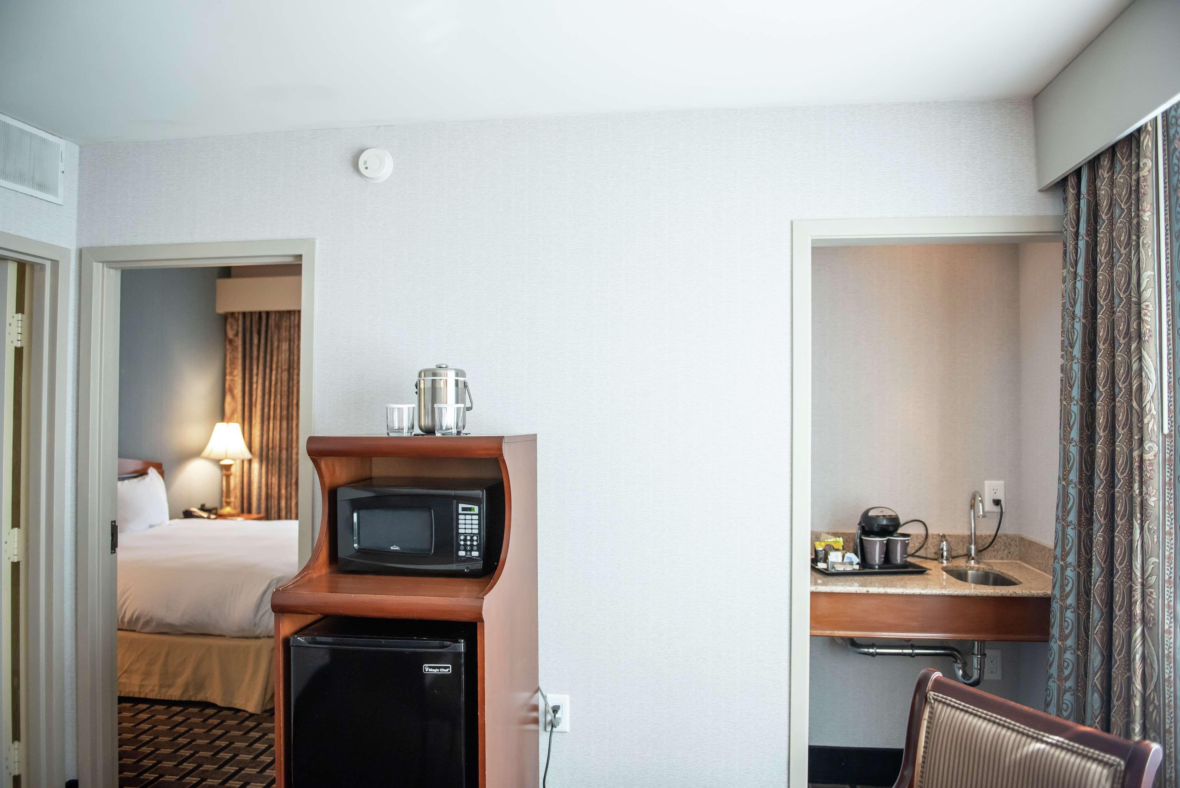 Inn At The Colonnade Baltimore - A Doubletree By Hilton Hotel Bagian luar foto