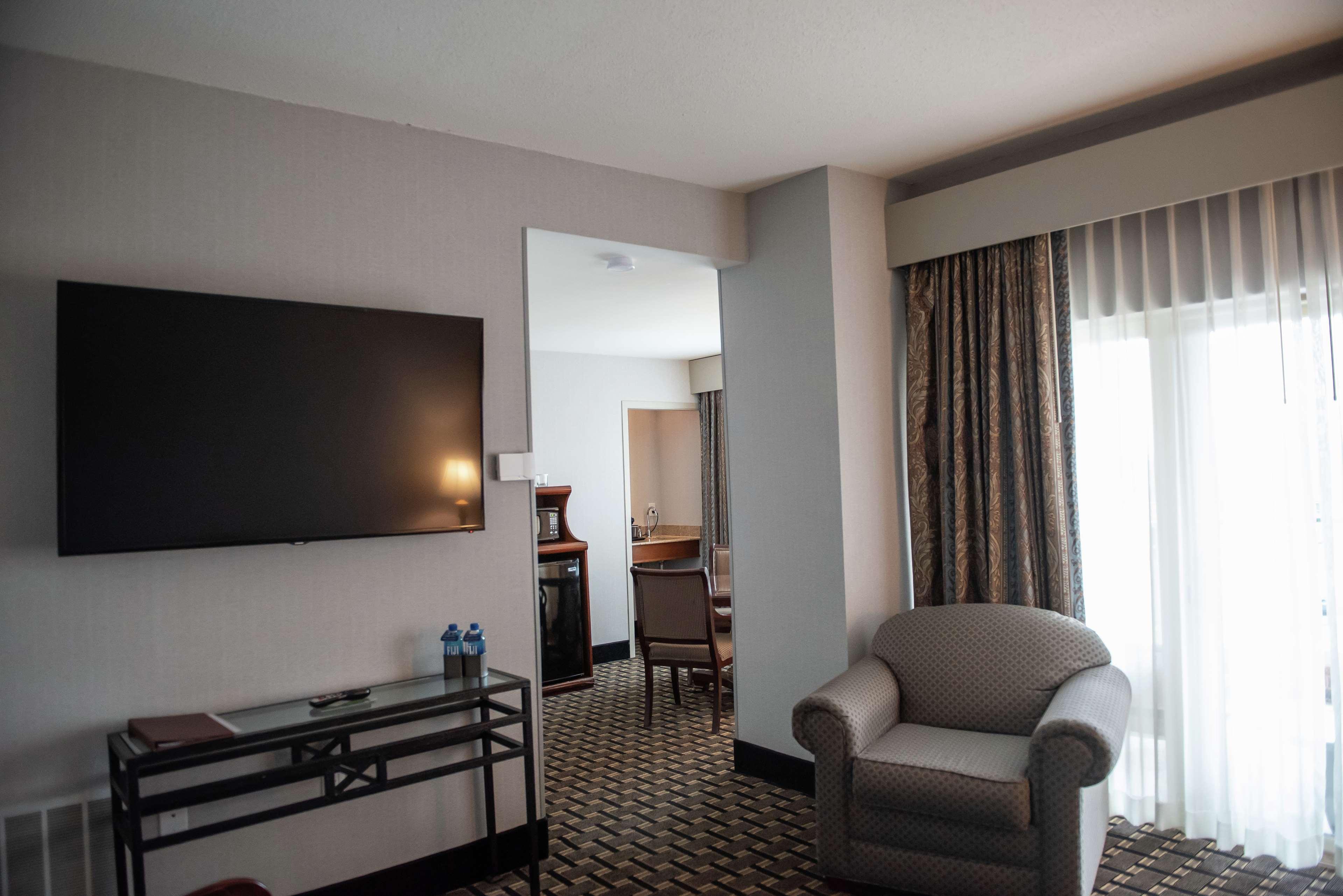 Inn At The Colonnade Baltimore - A Doubletree By Hilton Hotel Bagian luar foto