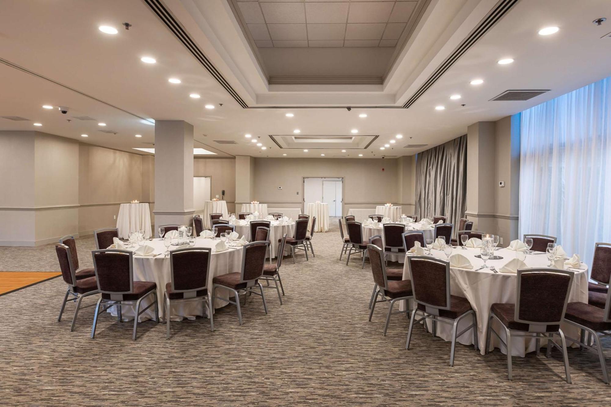 Inn At The Colonnade Baltimore - A Doubletree By Hilton Hotel Bagian luar foto