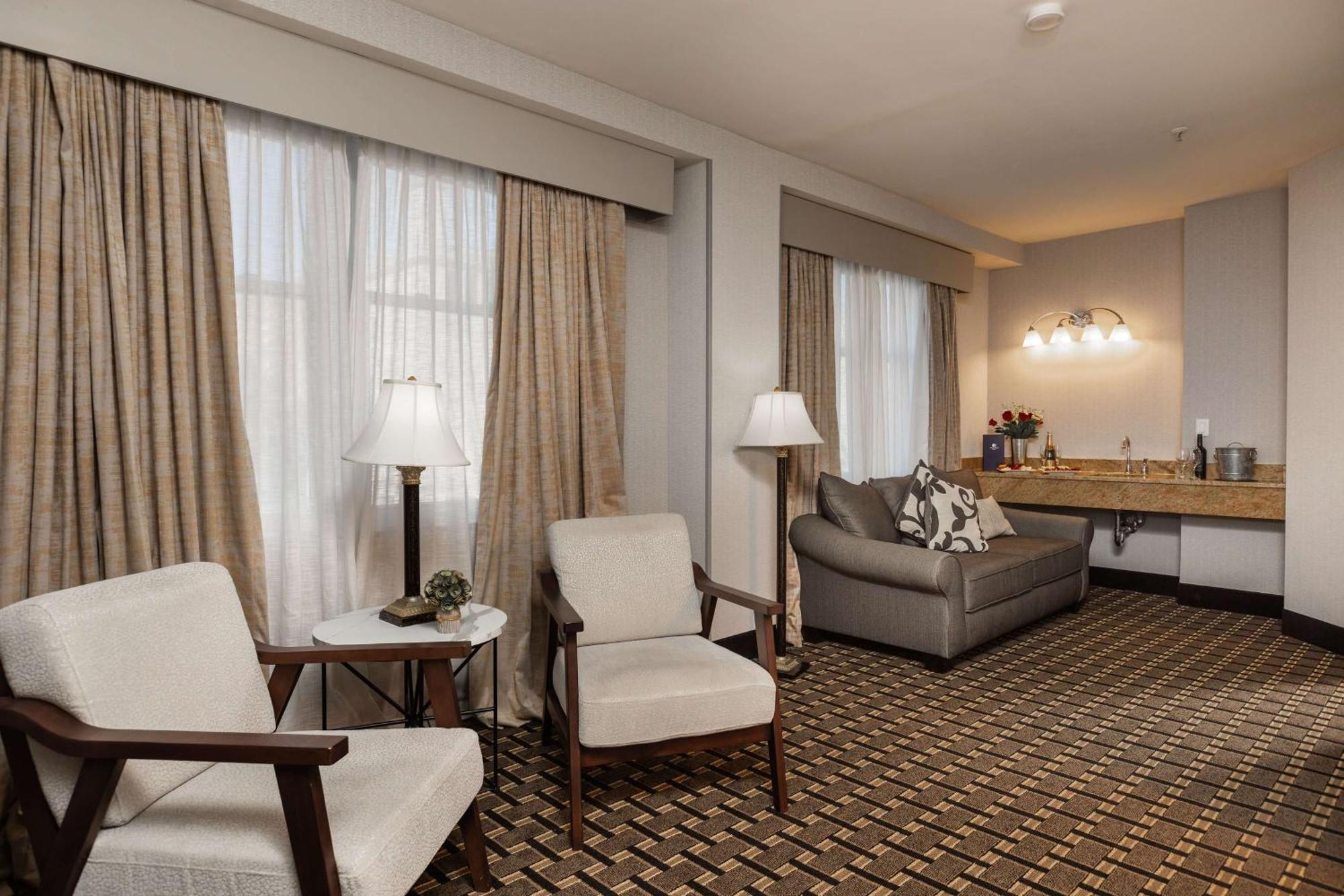 Inn At The Colonnade Baltimore - A Doubletree By Hilton Hotel Bagian luar foto